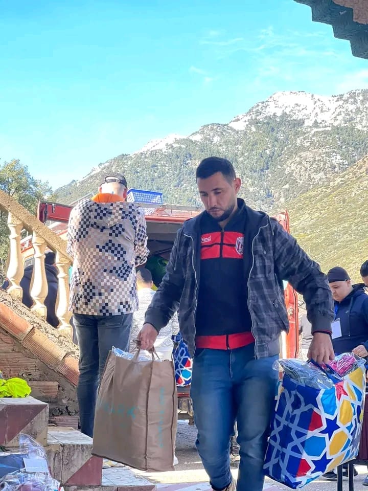 الحسيمة تحتفل بالسنة الأمازيغية 2976.. أمسية ثقافية وفنية بثانوية الزاوية الإعدادية تضيء الهوية والفن المحلي 2 WhatsApp Image 2026 02 01 at 20.21.43