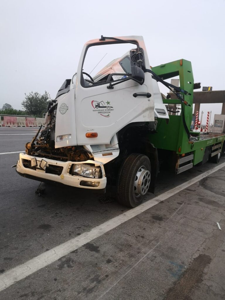 حادثة سيدي اليمني ... 2 شاحنات تصطدمان على الطريق السيار 3 WhatsApp Image 2026 08 15 at 21.57.42 1