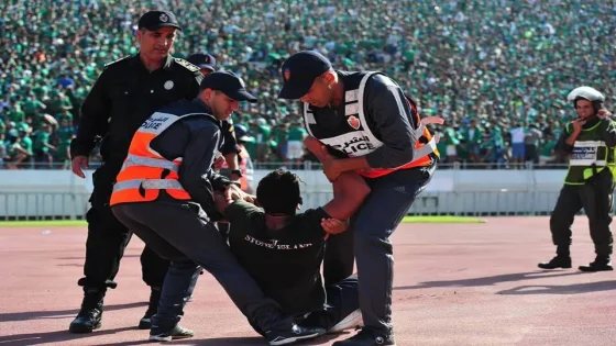 توقيف 110 أشخاص بينهم 55 قاصراً على هامش مباراة الرجاء والحرس الوطني النيجيري بسبب أعمال شغب
