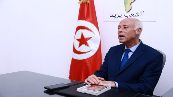 قيس سعيّد يقدم ملف ترشحه للإنتخابات الرئاسية بتونس