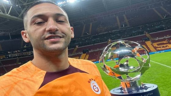 حكيم زياش يُغيّر البوصلة.. من النصر الإماراتي إلى الدحيل القطري في صفقة مفاجئة!
