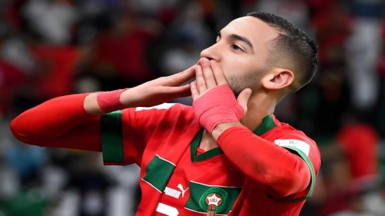 حكيم زياش على رادار نابولي مجددًا: صراع أوروبي وعربي لإحياء مسيرة النجم المغربي
