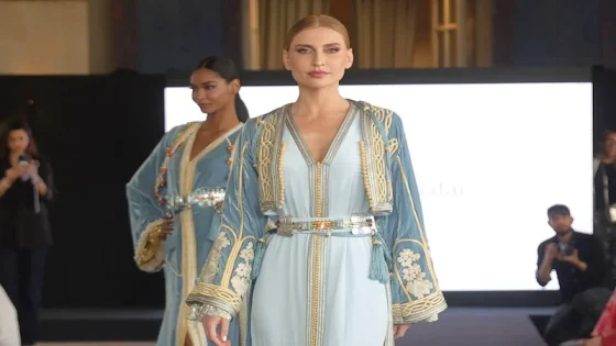 القفطان المغربي يتألق في باريس.. سحر التراث يلتقي بوهج الموضة العالمية!