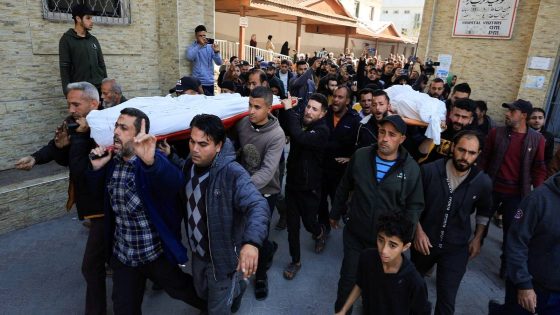 غزة تحت نيران التصعيد.. إسرائيل توجه “ضربة قاصمة” لحماس وتتوعد بالمزيد