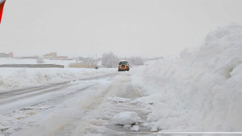 طقس مضطرب بالمغرب.. ثلوج كثيفة ورياح عاتية تفرض حالة تأهب