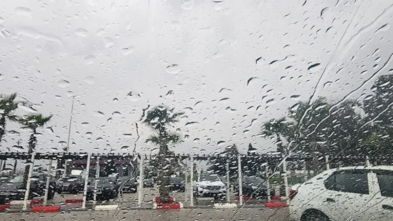 المغرب تحت رحمة المنخفضات الأطلسية.. أمطار غزيرة وثلوج كثيفة تهيمن على المشهد الجوي!