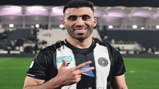 حمد الله يشعل الدوري السعودي.. “هاتريك” ساحر يقود الشباب لاكتساح العروبة ويهدد عرش الهدافين!