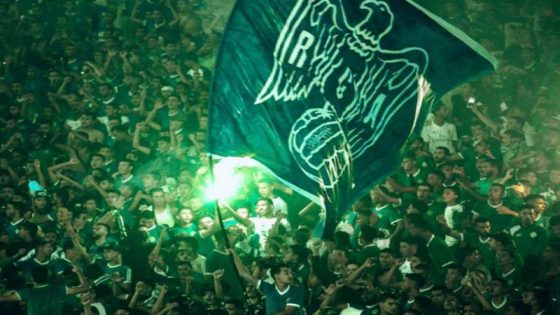 الرجاء يمنع جماهيره من دخول مباراة الكأس: هل تنجح الإدارة في إخماد غضب الأنصار؟