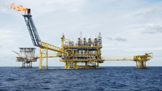 المغرب يطلق عمليات التنقيب عن الغاز قبالة الصحراء: شراكات استراتيجية وتوترات دبلوماسية محتملة