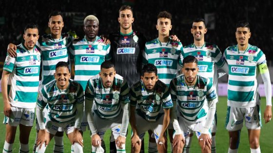 الرجاء في سباق مع الزمن.. تجديد العقود بين الإغراءات المالية وشروط اللاعبين!