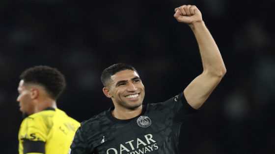أشرف حكيمي يتوّج بجائزة “مارك فيفيان فوي” كأفضل لاعب إفريقي في “ليغ 1”