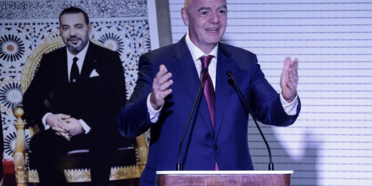 إنفانتينو من المضيق: