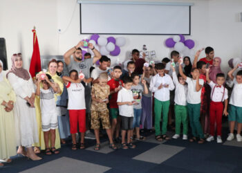 أطفال التوحد بالحسيمة يرسمون الفرح في احتفال اختتام الموسم وعيد العرش