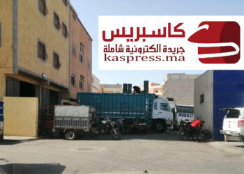 الفوضى في قلب الداخلة: تاجر خضار يحوّل شارعًا سكنيًا إلى محطة خاصة