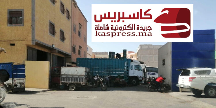 الفوضى في قلب الداخلة: تاجر خضار يحوّل شارعًا سكنيًا إلى محطة خاصة