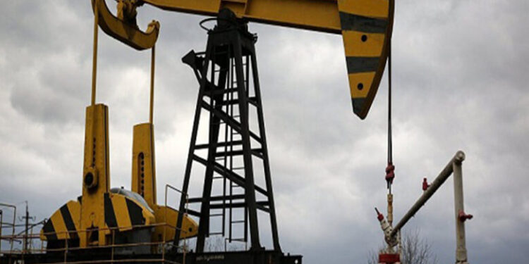 النفط العالمي يتراجع وسط ترقب محادثات لإنهاء الحرب في أوكرانيا