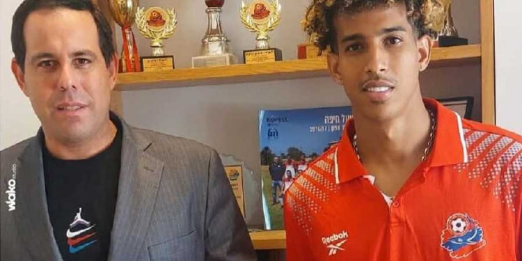 صفقة مثيرة للجدل: لاعب جزائري ينتقل إلى نادي إسرائيلي