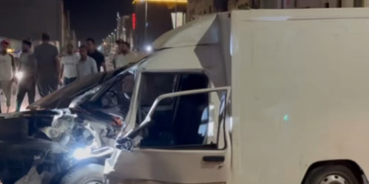 حادث سير خطير بالداخلة: سيارة نقل السمك تصطدم بسيارة أجرة