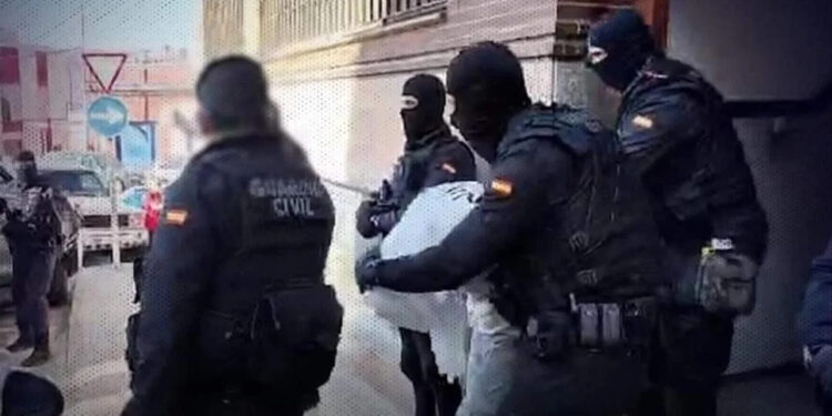 عملية أمنية مشتركة بين مدريد والرباط تُسقط مشتبهَين بالإرهاب في كتالونيا