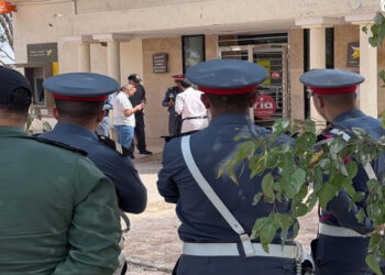 سطو بمليون درهم يهز بلدة جمعة سحيم.. ثغرة في جدار بنك تتحول إلى بوابة غامضة