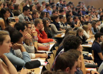 نجاح مغربي لافت في “البوليتكنيك” الفرنسية: 24 طالبًا يرفعون راية التميز