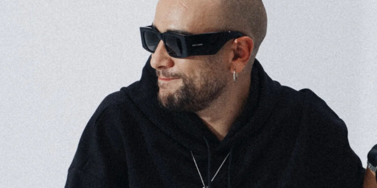 دراگانوف يربط وجدة بالعالم: “Tach” يقفز من الراب المحلي إلى الترند العالمي