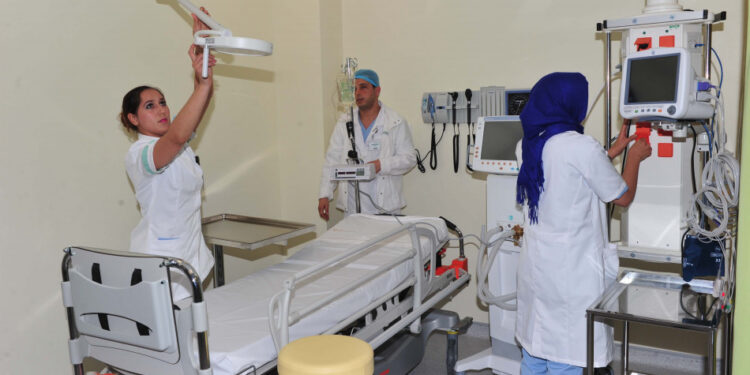 القطاع الصحي في المغرب: أزمة بطالة وسط خصاص حاد في الموارد البشرية