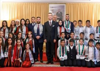 ولي العهد الأمير مولاي الحسن يستقبل الأطفال المقدسيين في مخيم “حارة المغاربة” ويعزز الروابط الإنسانية