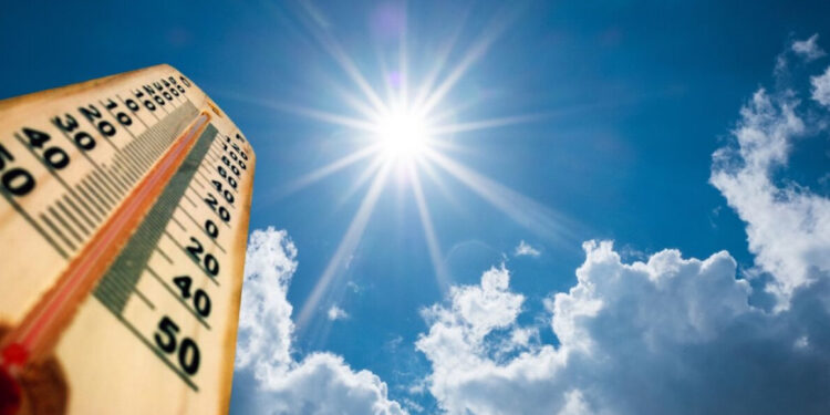 حرارة خانقة تضرب المغرب.. والسماء تُعلن عن غضبها