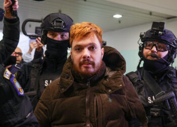 عملية تسليم خاطفة تثير إعجاب باريس