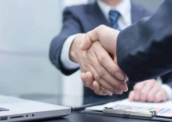 أزمة خانقة للمقاولات الصغرى: 68 مليار درهم تتبخر سنوياً بسبب صفقات عمومية مؤجلة