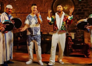 “ضربة ضربة”… ديو مغربي يحتفي بالأصالة بروح عصرية