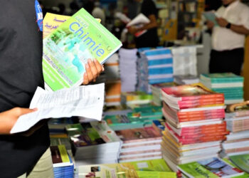 معركة الكتب في المغرب: ارتفاع الأسعار يرهق الأسر ويهدد مستقبل التلاميذ