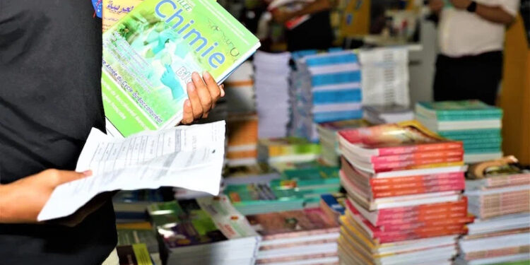 معركة الكتب في المغرب: ارتفاع الأسعار يرهق الأسر ويهدد مستقبل التلاميذ