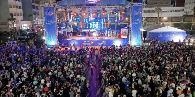 ارتباك في مهرجان الشواطئ بالحسيمة: انتقادات تطال التنظيم وسلوكيات غير مهنية