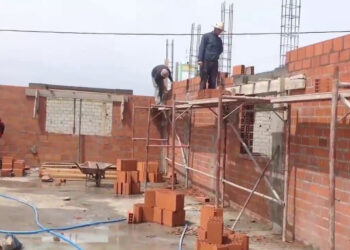 وزارة الداخلية المغربية تشدد القيود: لا رخص سكن قبل اكتمال البناء