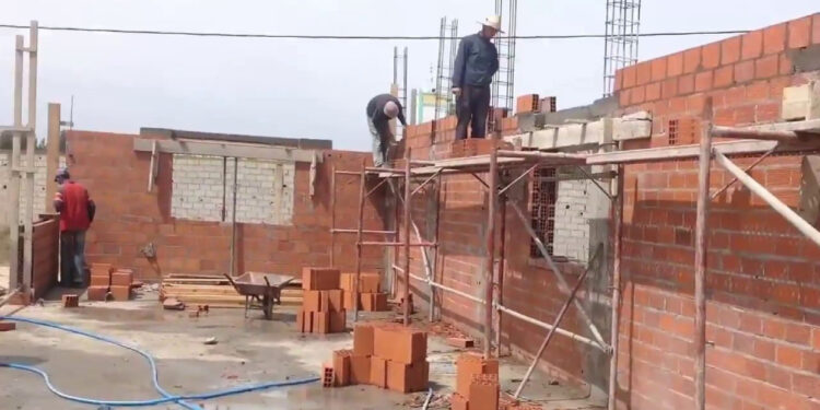 وزارة الداخلية المغربية تشدد القيود: لا رخص سكن قبل اكتمال البناء