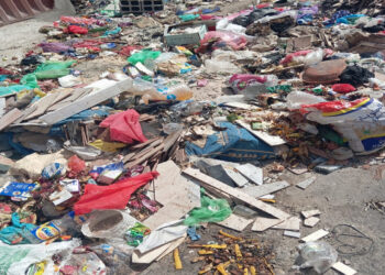 نهضة 73 بالداخلة تتحول لمطرح نفايات.. أطفال في مرمى الخطر والسلطات صامتة