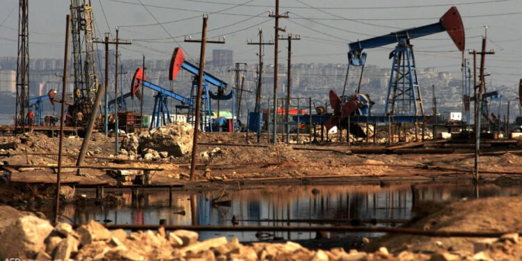 الذهب الأسود يرفع رأسه من قاع 8 أسابيع… برنت وتكساس يستمدان الطاقة من قلب أمريكا