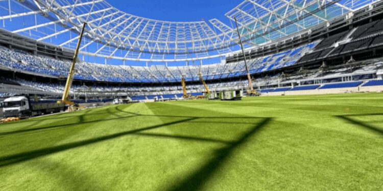 ملعب طنجة الكبير.. أرضية الملعب تدخل عهد التهجين الذكي