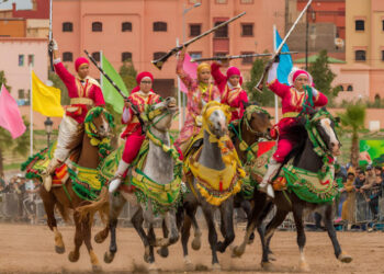 حين تصهل الخيول بأصوات النساء: التبوريدة النسوية تسرق الأضواء في موسم مولاي عبد الله أمغار