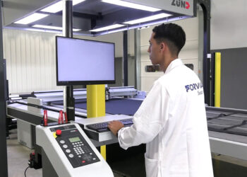 عيد الشباب: احتفاء بجيل يقود الحاضر ويبني المستقبل