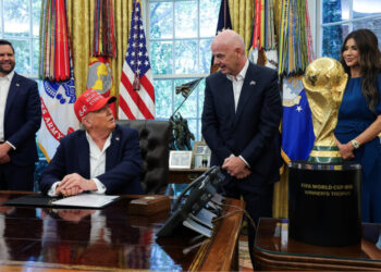 ترامب يعلن موعد قرعة كأس العالم 2026 بواشنطن: انطلاق العد التنازلي لأكبر مونديال في التاريخ