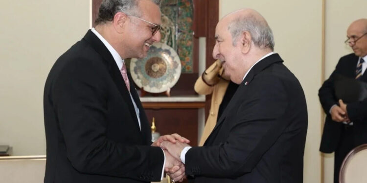 من قلب الجزائر.. مستشار ترامب يُجدد دعم واشنطن لحكم الذاتي في الصحراء المغربية