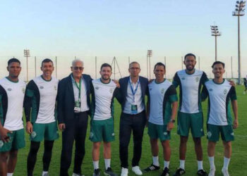 الرجاء يراهن على مدرسة جنوب إفريقيا: فادلو دايفيس وطاقم بخمسين مليون سنتيم شهرياً لإعادة بريق النسور