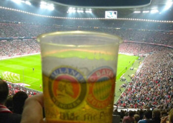 المغرب يجهز كأس العالم 2030: توازن دقيق بين التقاليد الثقافية وراحة المشجعين الدوليين