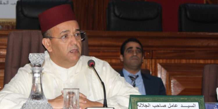 زلزال عقاري في إنزكان.. عزل عامل بعد تحويل أرض مدرسية إلى مركز تجاري ضخم