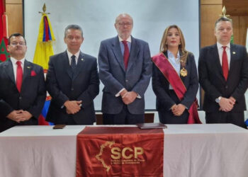 سفيرة المملكة تفوز بأرفع وسام من الجمعية الكولومبية للصحافة والإعلام