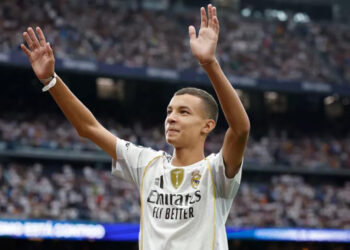 من مأساة الزلزال إلى سانتياغو برنابيو: الطفل المغربي عبد الرحيم يعيش لحظة الأمل مع ريال مدريد