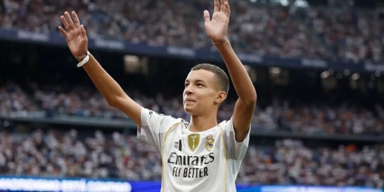 من مأساة الزلزال إلى سانتياغو برنابيو: الطفل المغربي عبد الرحيم يعيش لحظة الأمل مع ريال مدريد